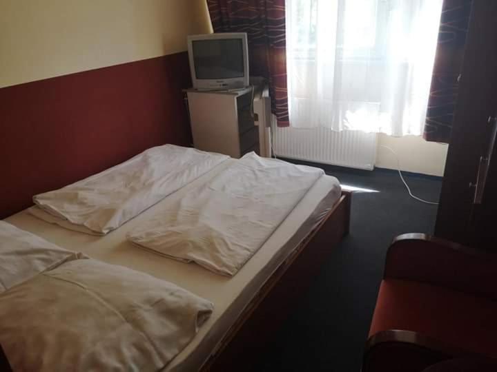 Fenyves Panzio Bed & Breakfast Сиофок Екстериор снимка